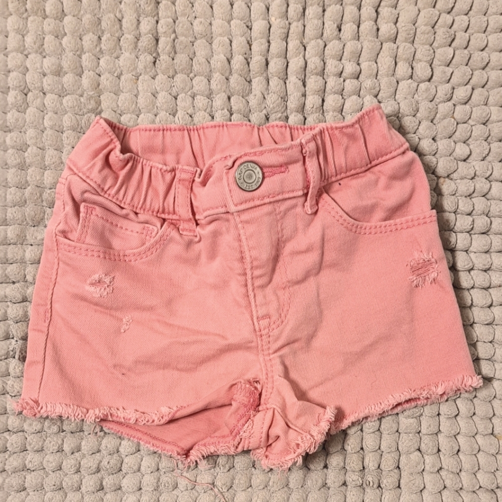 Pre Loved ,Baby GAP , Pink cutoff shorts, 4T.